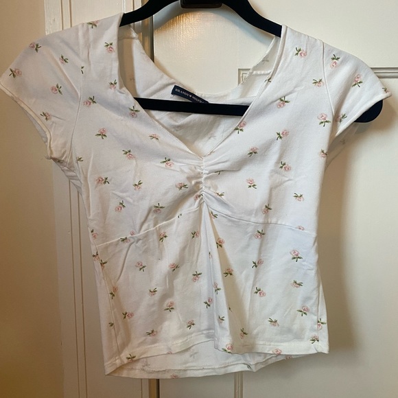 Brandy Melville Tops Nwot Brandy Melville Floral Gina Top Poshmark